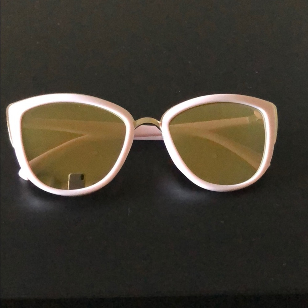 Sunglasses from quay/ too faced